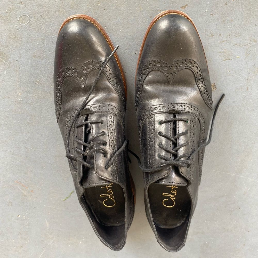 Cole Haan black wing tip shoes- size 8